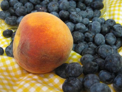 Peaches 'n' Blueberries ~ cordelectatio@wordpress.com